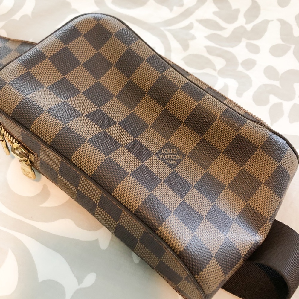 💯 authentic Louis Vuitton Geronimos Bum Bag